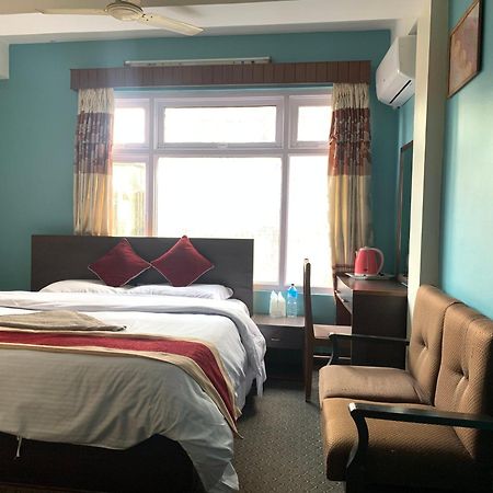 Hotel Discovery Inn Катманду Экстерьер фото