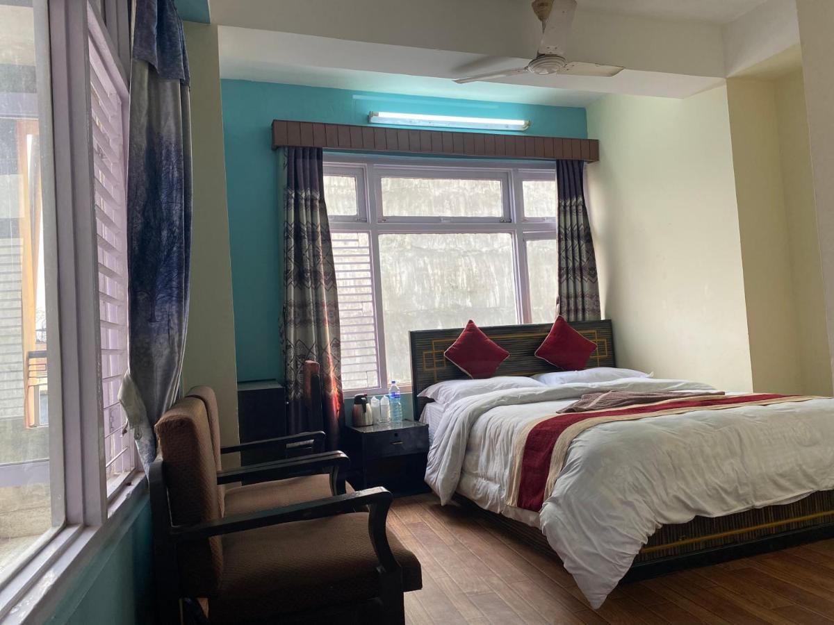 Hotel Discovery Inn Катманду Экстерьер фото