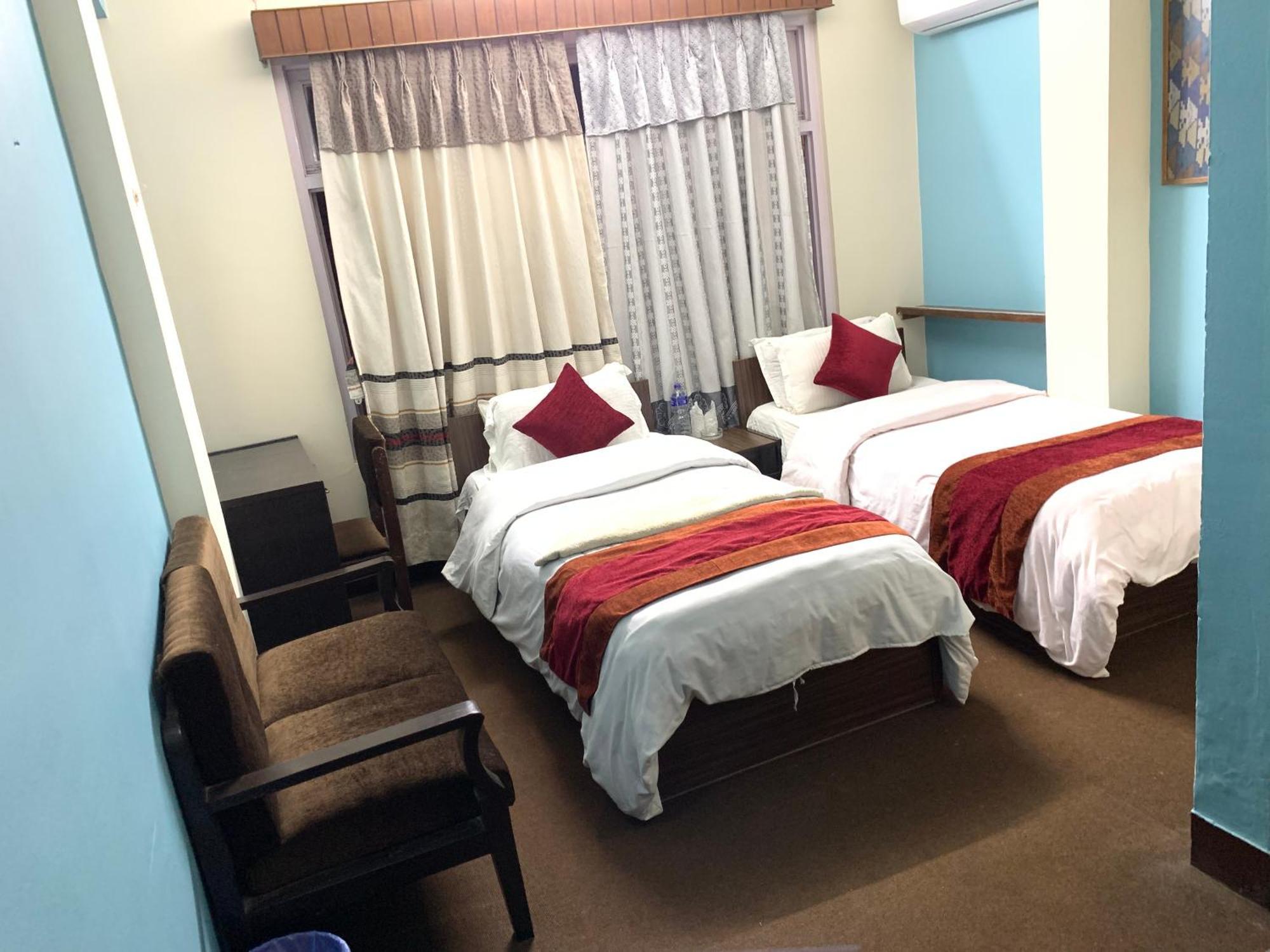 Hotel Discovery Inn Катманду Экстерьер фото