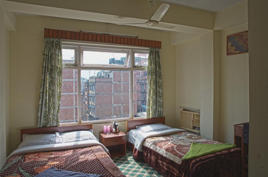 Hotel Discovery Inn Катманду Экстерьер фото