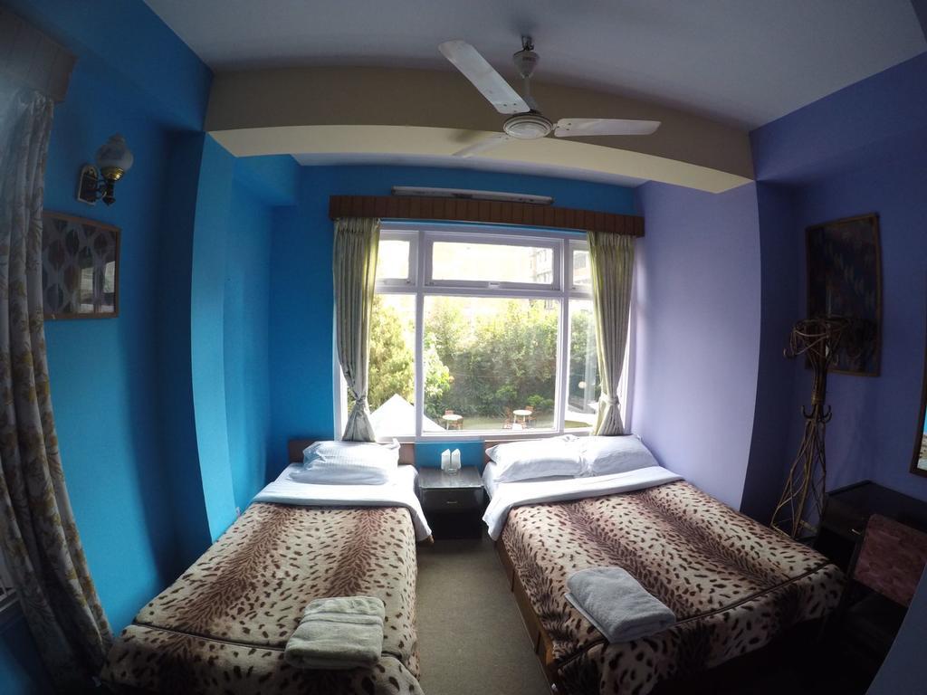 Hotel Discovery Inn Катманду Экстерьер фото