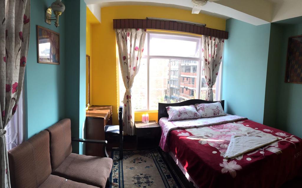 Hotel Discovery Inn Катманду Экстерьер фото