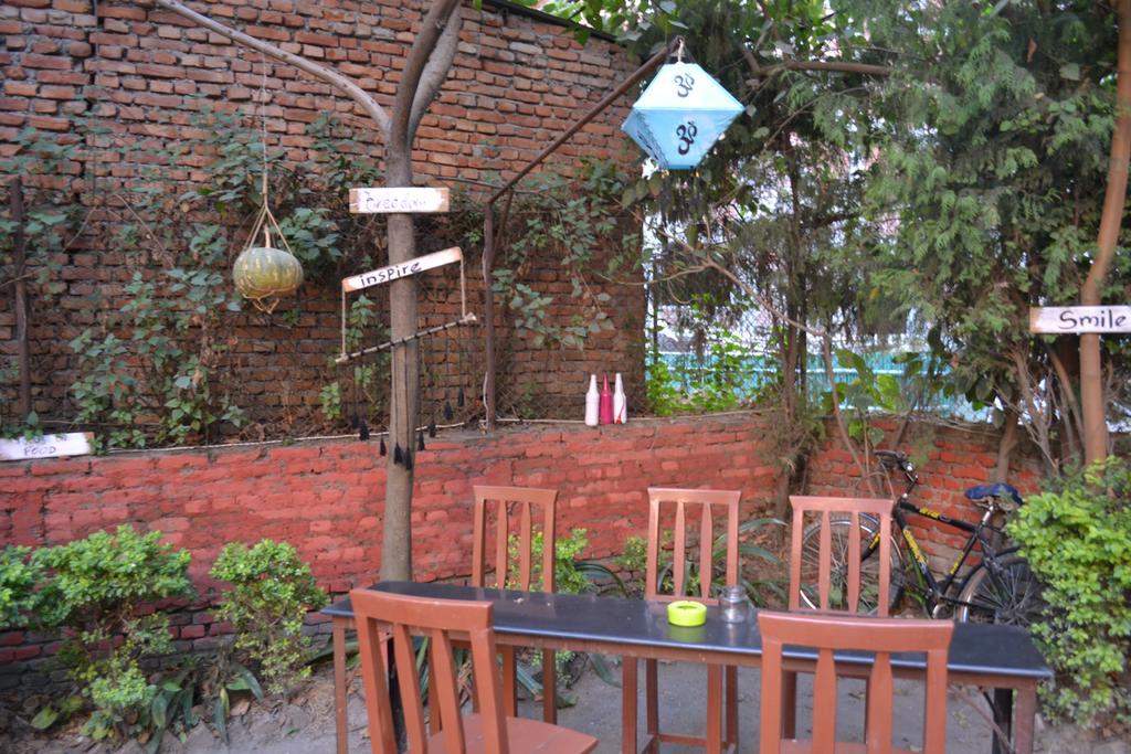 Hotel Discovery Inn Катманду Экстерьер фото
